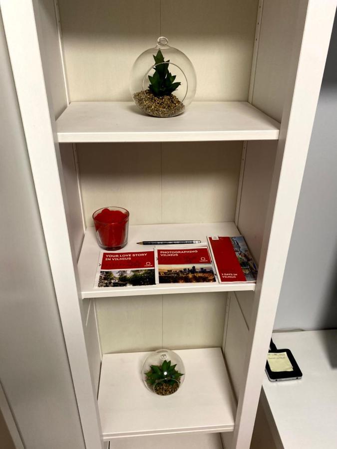 Your Home - Central Studio Apartment, Balcony, Parking & Self Check-In Vilnius Luaran gambar